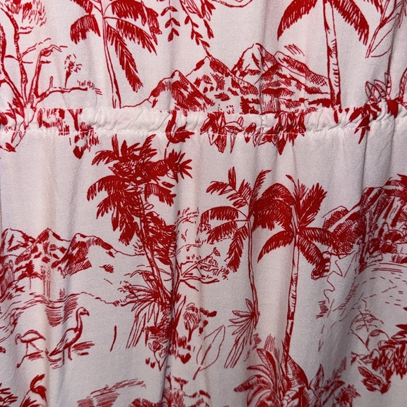 H&M DRESS! Ivory and Red color. Size Medium. Great condition. Drawstring sides. - Picture 2 of 11